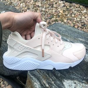 NWOB Nike Air Huarache Run SE Guava Ice Pink